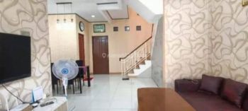 Rumah 2 Lantai di Taman Palem Lestari . Hadap Timur