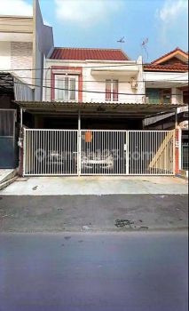 Siap Huni. Hadap Barat.