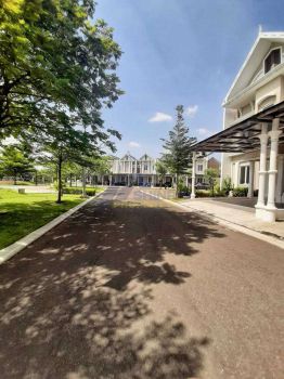 Rumah Cantik Minimalis Modern Hadap Taman di JGC, Jakarta Garden City