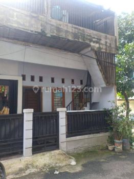 Rumah Strategis Hoek SHM Dekat Kantor kelurahan Kelapa Dua Wetan