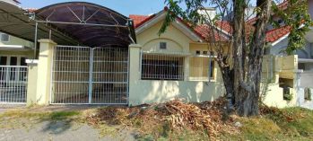 Disewakan rumah araya