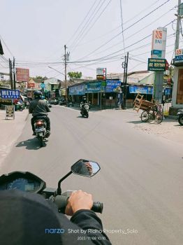 Jual tanah dan Bangunan Ruang usaha jln. Kartika Blakang UNS Solo