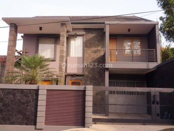 Dijual rumah bagus 3 lantai, bojongkoneng, cikutra dekat kampus itenas, its.