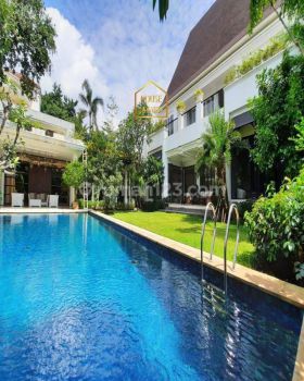 Luxury House, Modern American Classic Lift Pool Dijual As It Is