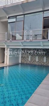 Dijual Cepat Rumah Bagus Dan Terawat di Puri Botanical Jakbar