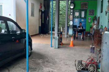 Rumah Usaha Di Pinggir Jalan Besar Semi Furnished di Jl cempaka - Bintaro,