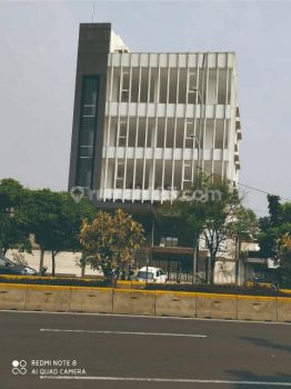 Gedung Kantor Baru 5 Lantai Siap Pakai Di Jalan Pramuka Matraman