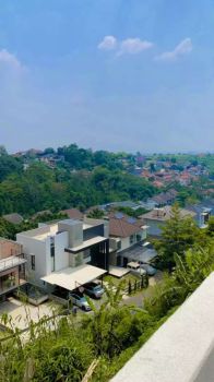 Jual Rumah Cantik Full Furnish nyaman n asri Kawasan Elite Dago Resort