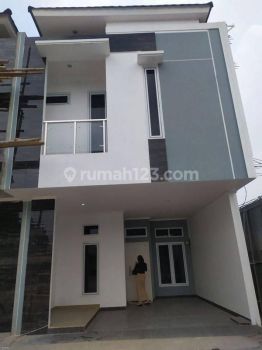 Rumah Mewah Elegan t cantik 2 Lantai Dekat ke Stasiun Rawamangun jakarta Timur