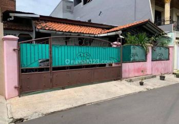 Dijual Rumah Bangunan Lama di Klender, Kec. Duren Sawit, Jakarta Timur.