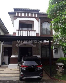 SEWA Rumah PERUMAHAN Mewah di The Green 2 Lantai DEKAT AKSES TOLL dekat stasiun