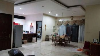 Rumah Permata Buana 2 Lantai Semi Furnished Siap Huni 4 Kamar Tidur
