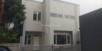 Rumah Dijual Bangunan Baru Nyaman Sejuk di Padalestari