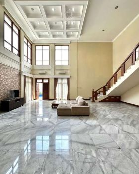 Di jual rumah dalam komplek tenang asri di ampera kemang