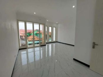 Rmh baru 2LT uk5×15m,di mulyosari mewah hrg 1.7m an