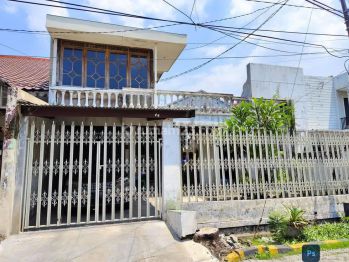 Rumah Lokasi Bagus dekat Kuliner, BCA Darmo Permai utara