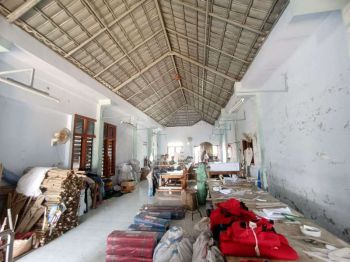 Rumah plus ruang usaha strategis di bayan kadipiro Solo