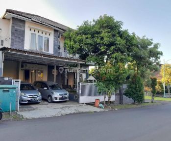 Rumah Hoek 250 Meter, 4 Kamar Tidur, Semi Furnish di Bnr Bukit