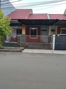 Disewakan rumah semi furnish pertahun