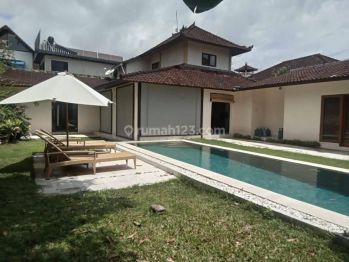 Villa 4 BR Furnished Located At Strategic Area Seminyak Bali