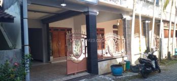 Rumah tengah kota Semarang siap pakai dekat unimus dijual di Sambiroto baru