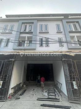 Rukan baru jelambar di Jalan swadaya 4 lantai  SHM