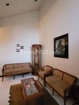 Jual Cepat Rumah di Setraduta SHM 1,5 Lantai