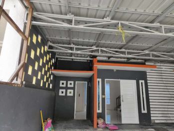 Disewakan rumah 2 lantai di perumahan B poin Sepinggan