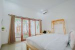 thumbnail-minimalist-furnished-villa-at-kerobokan-9
