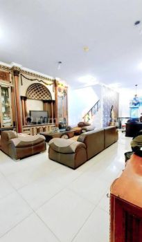 Sewa Rumah Nyaman di Pantai Indah Kapuk 3 Lantai nego