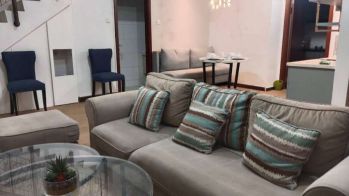 DISEWAKAN APARTEMEN DENGAN 2 LANTAI SIAP UNTUK DIHUNI DI WATERPLACE