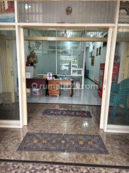 Raya kedung cowek ruko 2lt