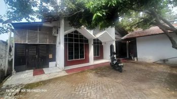 DISEWAKAN RUMAH DI JALAN SISWA.