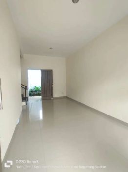 Rumah baru siap huni dekat transjakarta puribeta