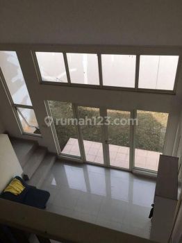 Rumah 2 Lantai di Suvarna Sutera Cluster Elysia Tangerang