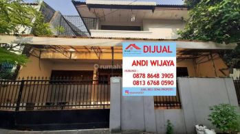 Rumah Besar Kondisi Bagus Lokasi Strategis di Tomang(TM78)