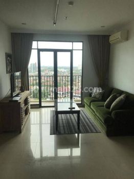 Apartemen Hampton Park 4 Kamar Tidur Bagus Furnished
