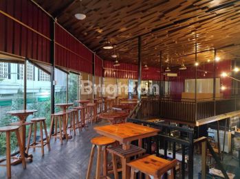 TEMPAT USAHA LUAS LOKASI STRATEGIS