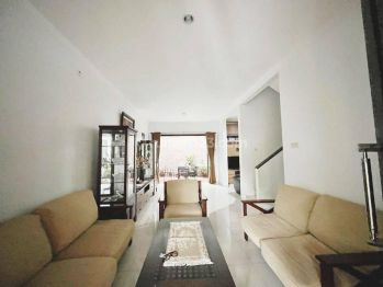 Rumah cantik siap huni di Melia Residence Graha Raya Bintaro