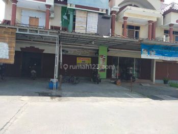 Ruko 2 lantai letak pusat kuliner ramai Semarang Timur SHM