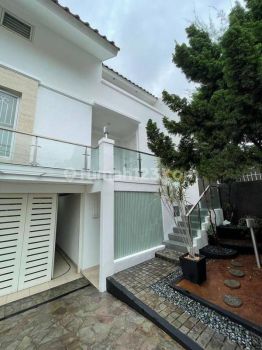 Disewakan Rumah H Soleh 2 di Kebon Jeruk Jakarta