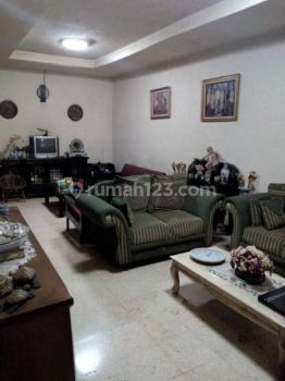 Dijual Rumah di Jl Warung Jati Sudah Renovasi