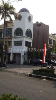 Disewakan ruko Hoek Daan mogot dekat mall matahari