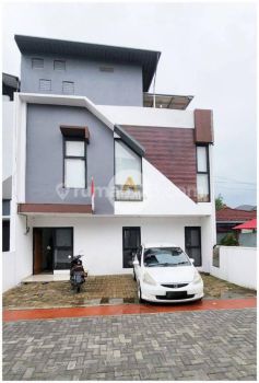 Rumah Modern Minimalis Setiabudi Regency