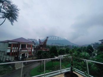 Rumah Cantik Bagus Sekali Depan Taman View Gunung Pancar Halaman Belakang Luas