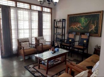 Dijual rumah tinggal 400 m2 Jl. Gegerkalong Lebak no. 3 Bandung