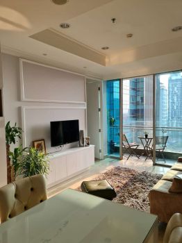 Disewakan Unit Apartemen Residence 8 Senopati Jakarta Selatan