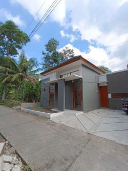 Rumah Siap Huni Dekat Alun-alun Paseban di Tegaldowo Jogja Selatan