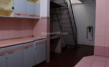 Disewakan Rumah Besar di Janur Elok, Kelapa Gading, Jakarta Utara