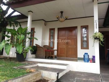 Rumah bagus dan nyaman di Lebak Bulus, Jaksel